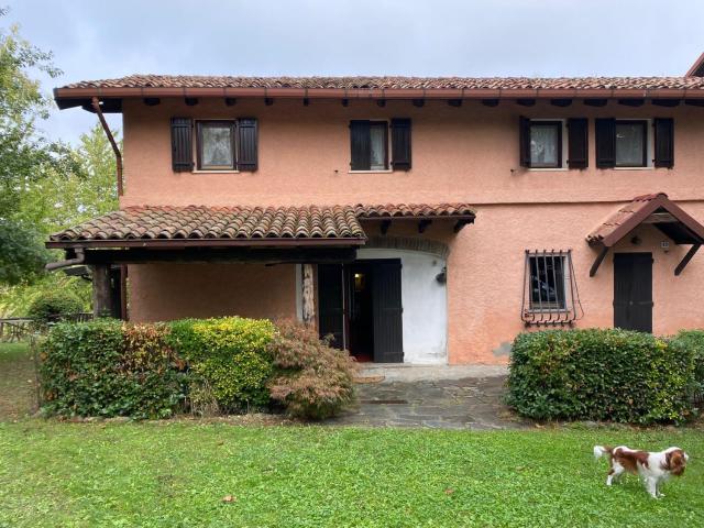 Casa intera tra le colline e le vigne del Dolcetto