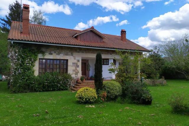 Casa Las Lindes Valle de Cabuerniga , Cantabria