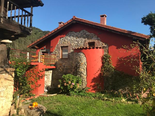 Casa rural en Asturias a orillas del río Narcea puerta de Somiedo