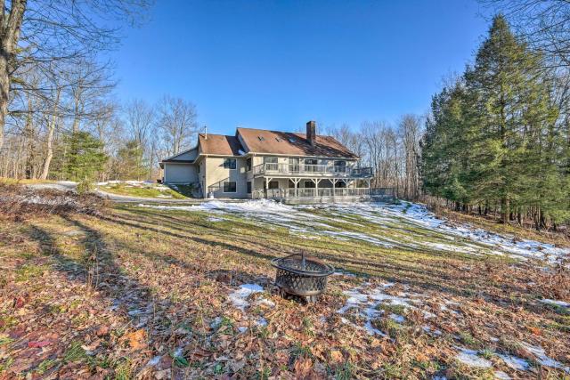 Berkshires Apt with Deck and Mtn Views!