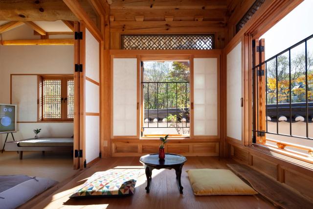 IRIRU Luxury Hanok Stay - Eunpyung Hanok village