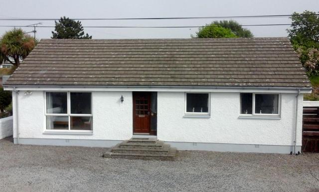 Lovely 3 Bedroom Bungalow Located in Drummore