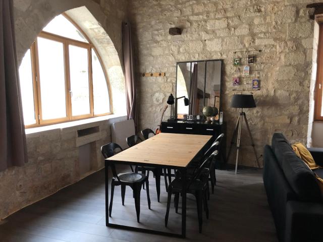 Loft de charme centre de Montcuq