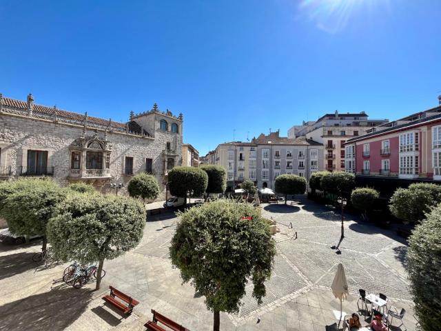 Plaza de Libertad junto a el CID Campeador Burgos ATUAIRE