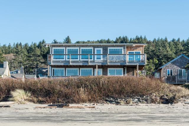 Blue Starfish by AvantStay Ocean Views Direct Cannon Beach Access