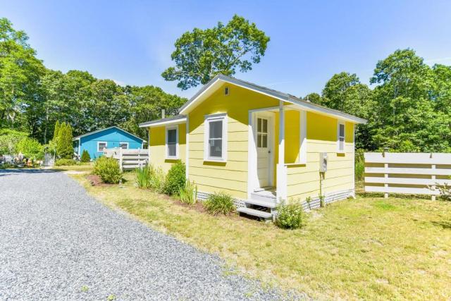 Bright Cottage Close to Bayside Beaches