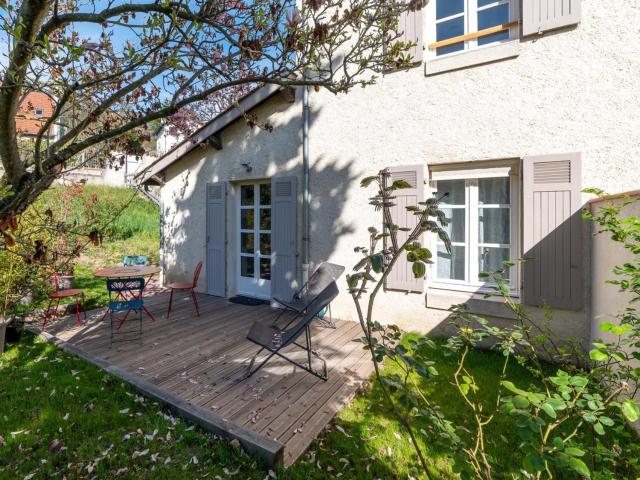 Gîte charmant avec jardin, terrasse et tout confort à Saint-Galmier - FR-1-496-293