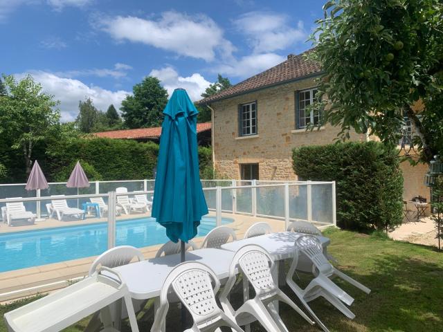 Superbe Villa Piscine Le Céladore de Sarlat Climatisé, 7 Min à pied du Centre