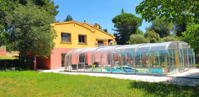 RARE - Escale Bicolore - Bas de villa privé proche de Cassis - PISCINE CHAUFFÉE pendant l'été