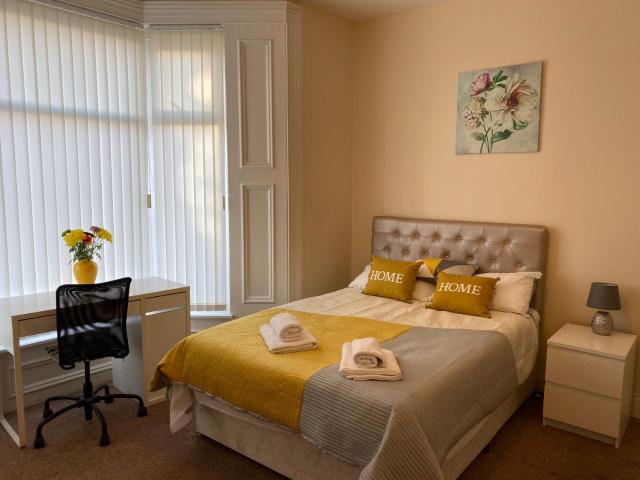 City Centre Ensuite Home - Free parking, near Uni & Hospital