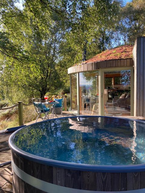 Craigmaddie Muir Roundhouse with Hot Tub Romantic, Luxury, Rural Stay for 2 Near Milngavie