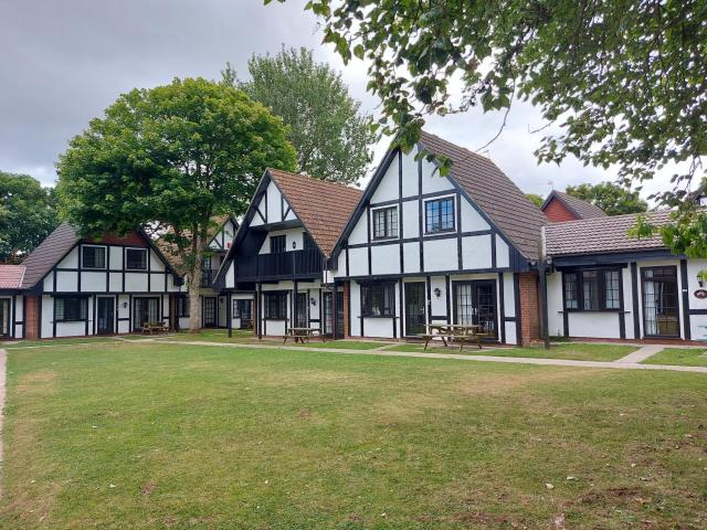 3.9. Tudor Court