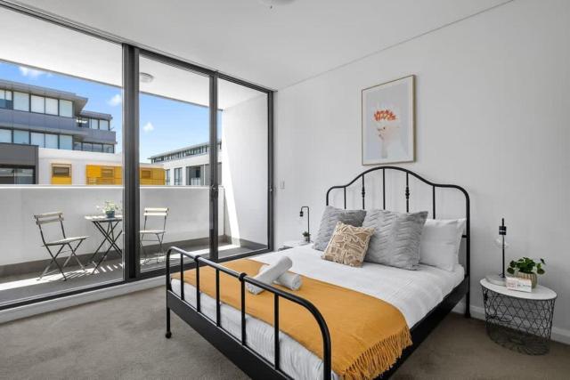 NEW 3BR Apt in Kingsgrove Sleeps 7