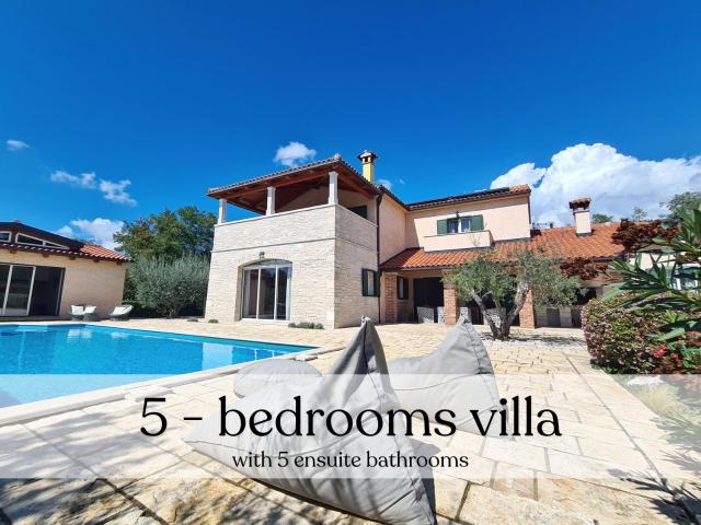 Spacious villa with pool, indoor jacuzzi and sauna near Poreč