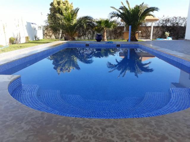 Villa CLIMATISEE avec piscine privée, ras el ma