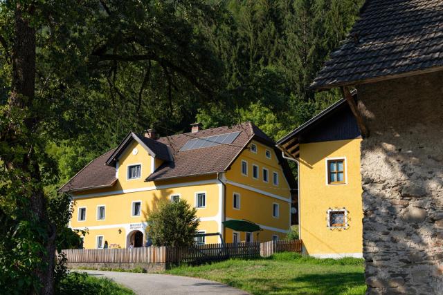 Brunner - Ferienwohnung im Hühnerhotel