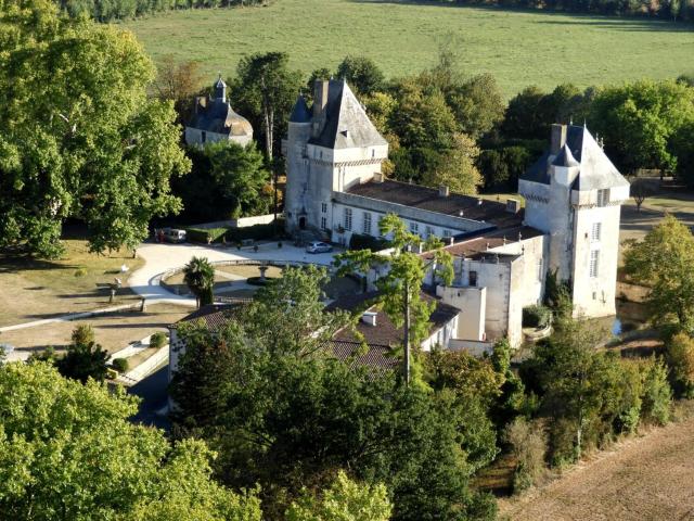 Chateau de Mornay