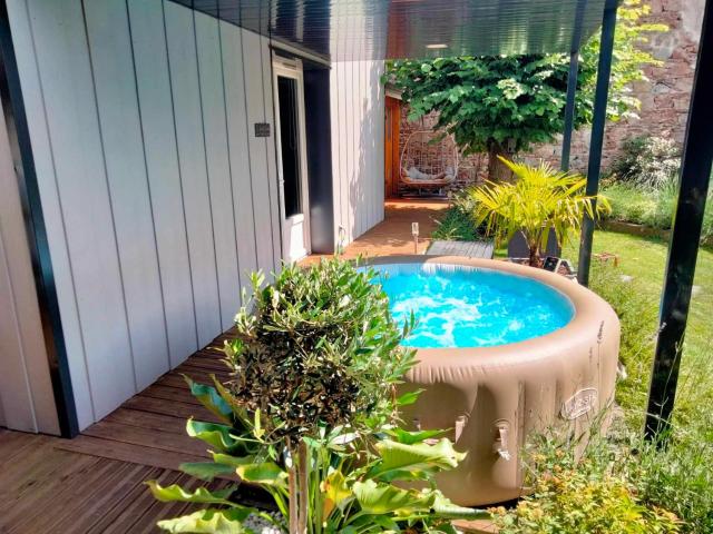 Séjour au Jardin de Cupidon avec jacuzzi et sauna