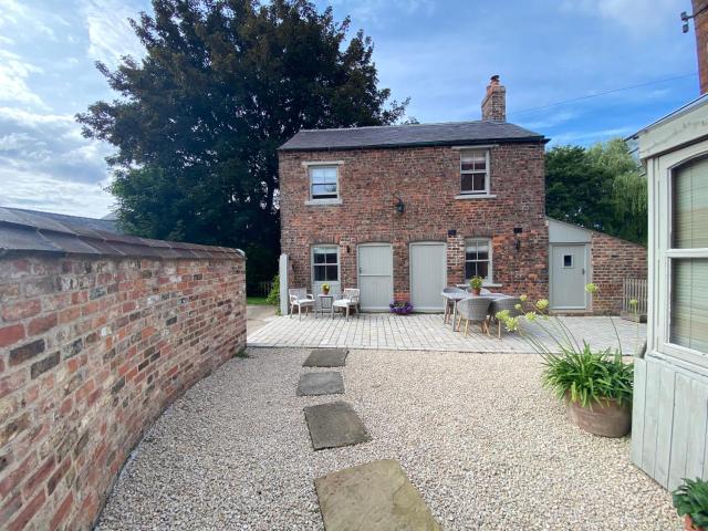 Grooms Cottage by Sheriff Hutton Castle near York