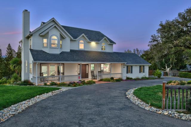 Moore Family Farmhouse--spectacular views immersed amongst the vines