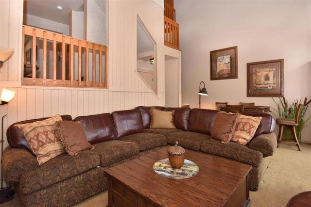 Seven Springs 3 Bedroom Standard Townhouse, Sleeps 11! condo