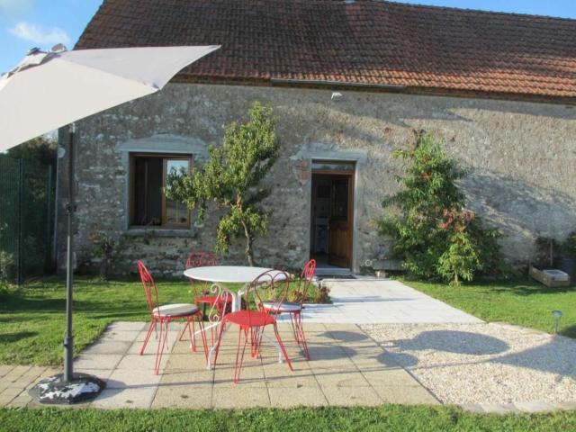 Gîte cosy en Val de Loire, proche Loire, Sologne, Sully/Loire - 1 ch, salon, cuisine, linge inclus - FR-1-590-30