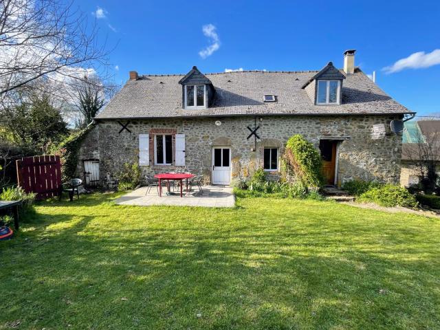 Bras D’Or Rural Gite cottage by farms & lakes.