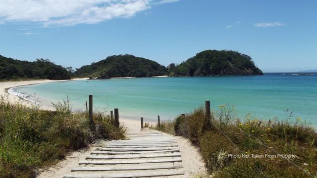 Matapouri bach - beautiful Northland beach