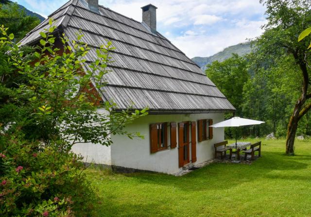 Soča House with a View - Lepena valley