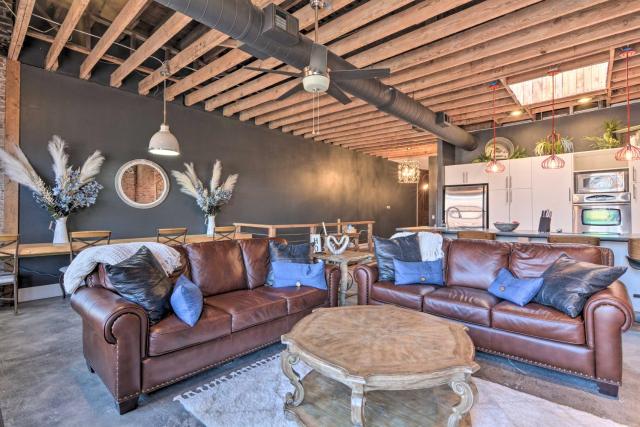 Upscale Loft in the Heart of Dtwn Springfield