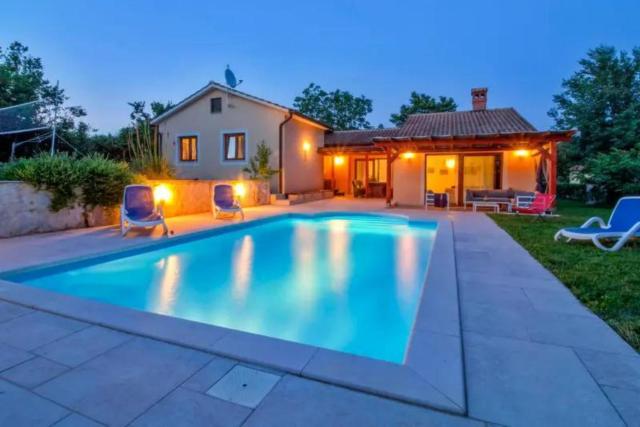 Villa Simac With Pool and Whirlpool - Happy Rentals