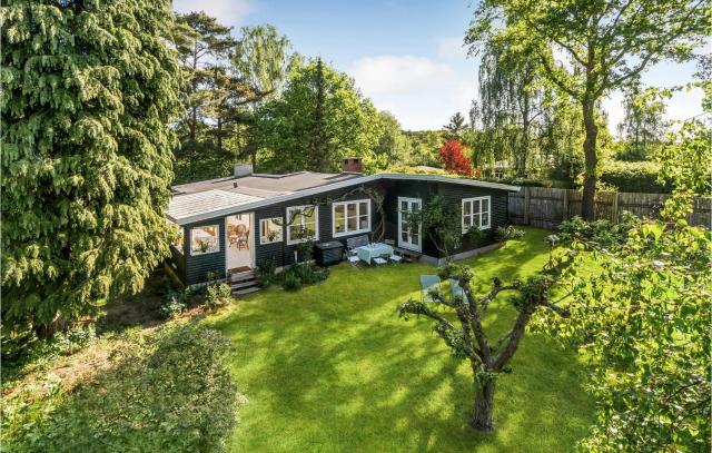 Beautiful Home In Hornbæk With Wifi