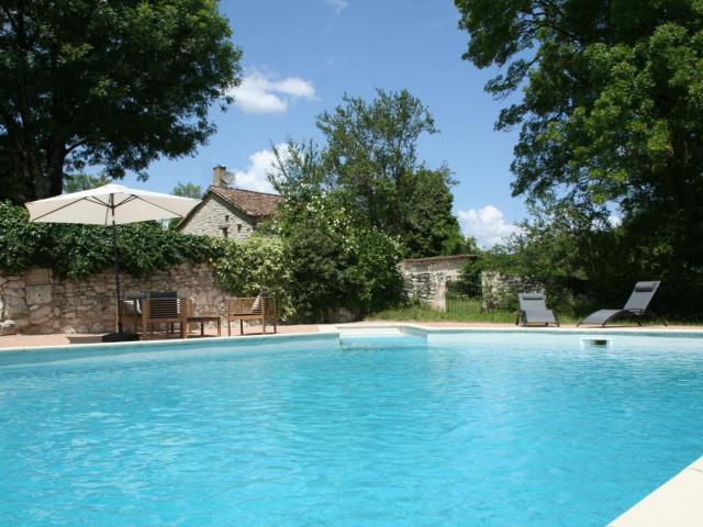 Gîte de charme en Périgord avec piscine, jardin, wifi et équipements complets - FR-1-616-321