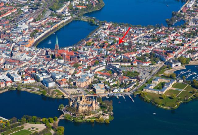 Komfortwohnung Innenstadt an der Schelfkirche