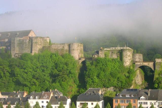 À Bouillon, appartement vintage vue sur le château