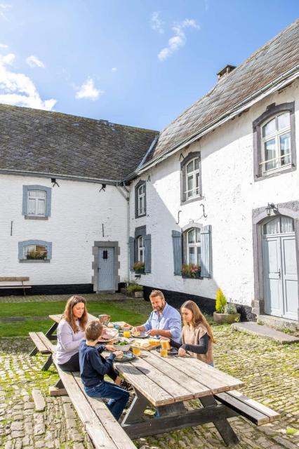 Manoir de Sterpigny, château-ferme 17ème siècle gîte la Tour