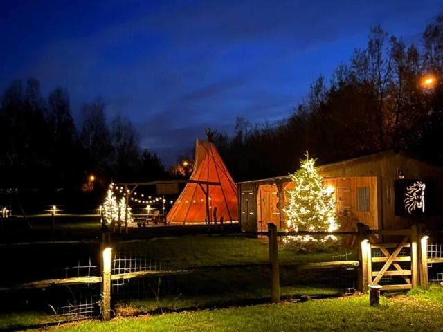 Cabane de Margot with hot tub in private garden