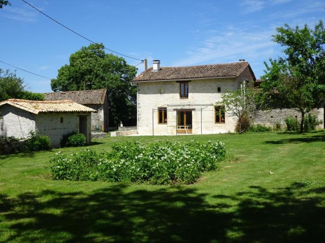 Domaine du Clos de la Touche Parc et Piscine