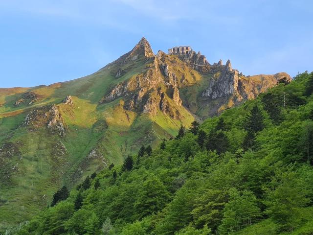 chalet le balcon du Sancy - location du samedi au samedi - linge de lits fournis - option ménage fin de séjour non proposée