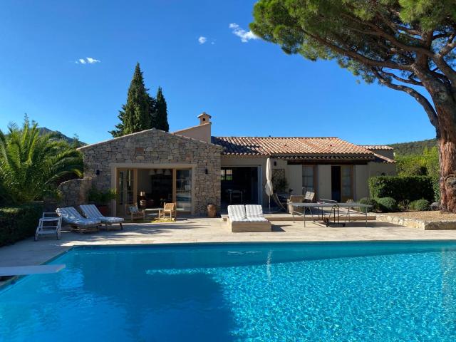 Lovely "Provence" villa with sea view, private heated pool, airco and beautiful garden