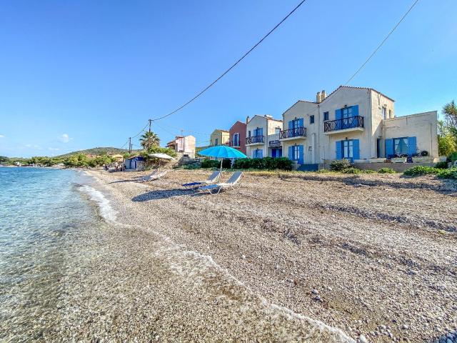 Kyparissis Beach Houses