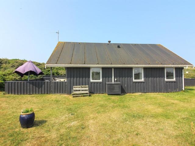 Holiday Home Harry - 100m from the sea in NW Jutland by Interhome