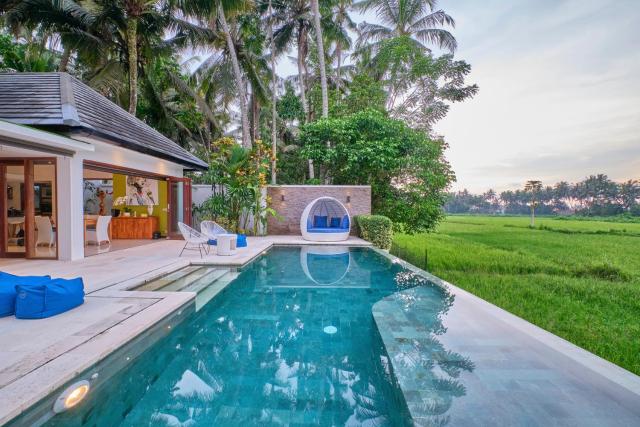 Villa Balinese Luxurious Elegance