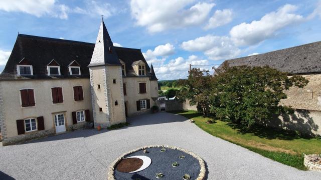 Gîte château d'Espalungue, piscine et SPA