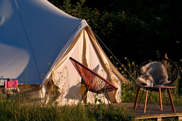 Ingerichte Boho, Indian of Tropical Bell Tent met alpaca's