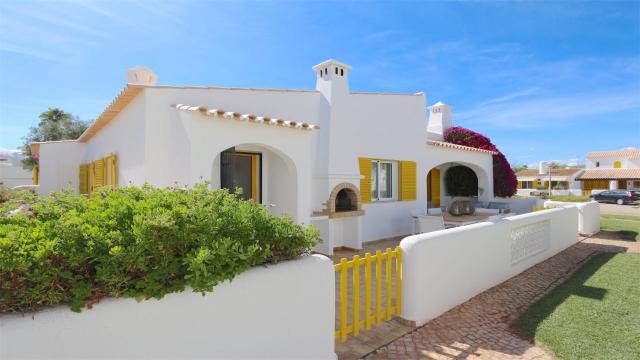 Vila Chez Lee, 219 Aldeia do Golf-CleverDetails - Sleeps 6, quiet area