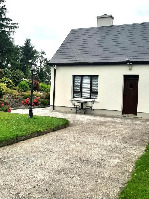 Farnaught Farmhouse Apartment, Lough Rynn, Mohill