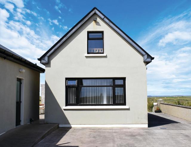 Cosy two bedroom cottage on the Mullet Peninsula