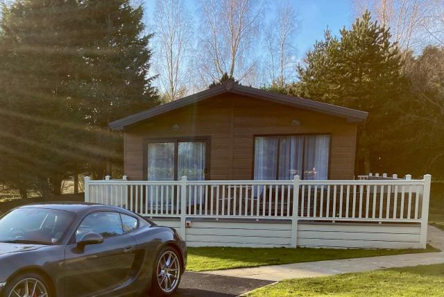 Gleneagles Lodge with Hot Tub