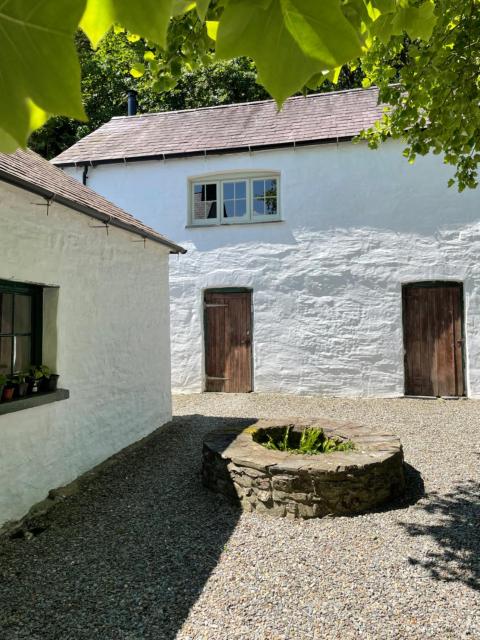 The Cottage at Noyadd Trefawr - Grade II*